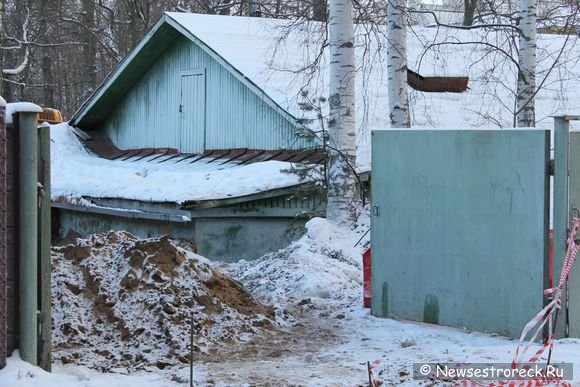 Рабочие разрыли бомбоубежище на вокзале