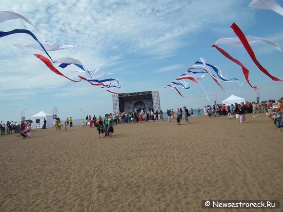 В Сестрорецке прошел фестиваль воздушных змеев «Слет»