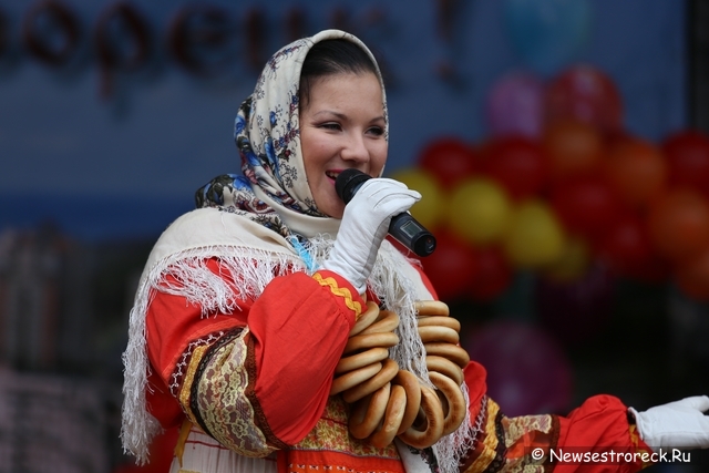 Уходи, зима! В Сестрорецке отметили Масленицу