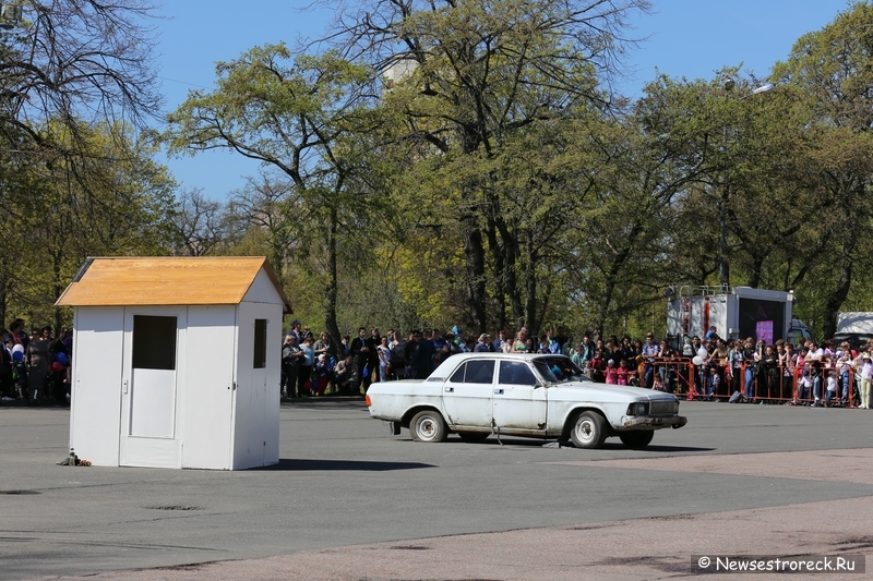 В Сестрорецке прошли мероприятия, посвященные 365-летию пожарной охраны России