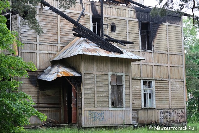 Смольный снесет старинную деревянную школу в Сестрорецке