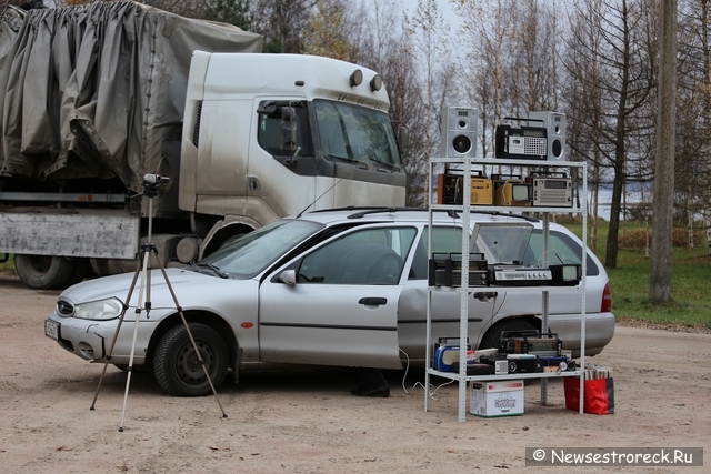 В Сестрорецке открылась выставка автомобилей и мотоциклов времен СССР