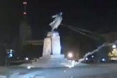 Коммунисты Петербурга просят предоставить убежище памятнику Ленина, пострадавшему на Украине
