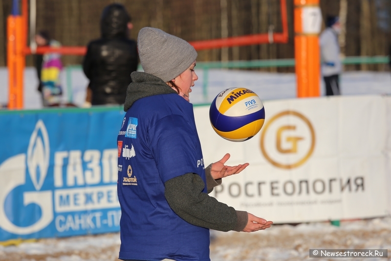 В Сестрорецке состоялся турнир по волейболу на снегу «Snow Volley Christmas-2015»