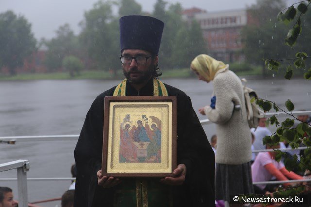 Праздник Святой Троицы отметили в Сестрорецке Праздник Святой Троицы отметили в Сестрорецке